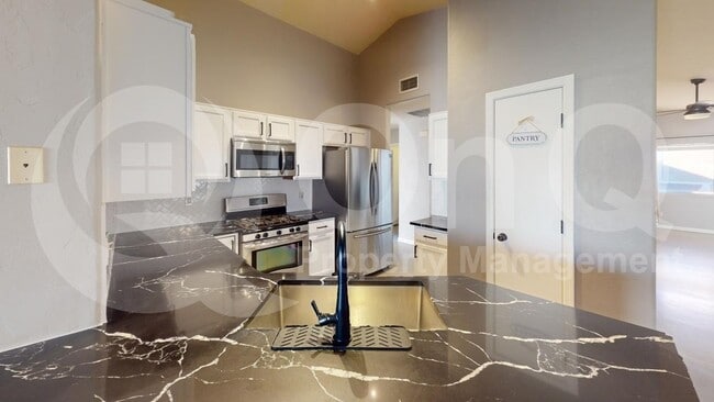 Building Photo - 8771 S Desert Rainbow Dr