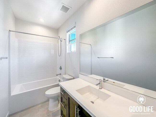 Building Photo - SD: Modern 3BD/3.5BA Townhome in Otay Ranch with Bonus Room, Private Patio & Whole-Home Water Sof...