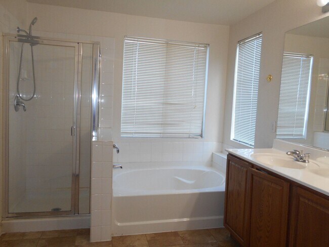 Building Photo - Stunning 4 Bedroom Home in North Las Vegas!