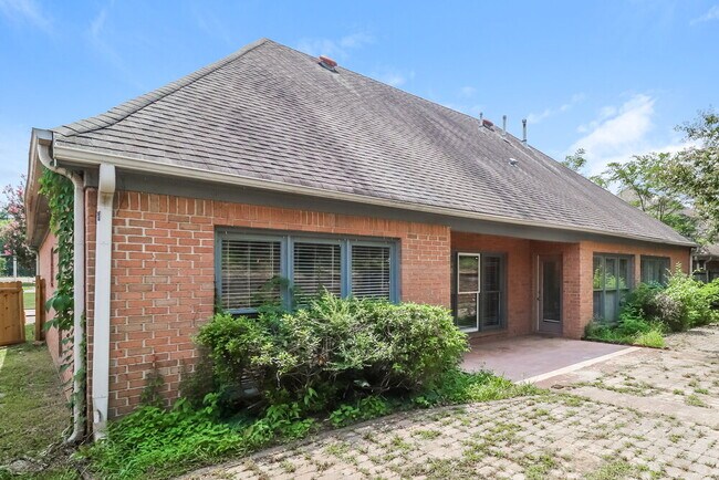 Building Photo - 9224 Chimneyrock Blvd.