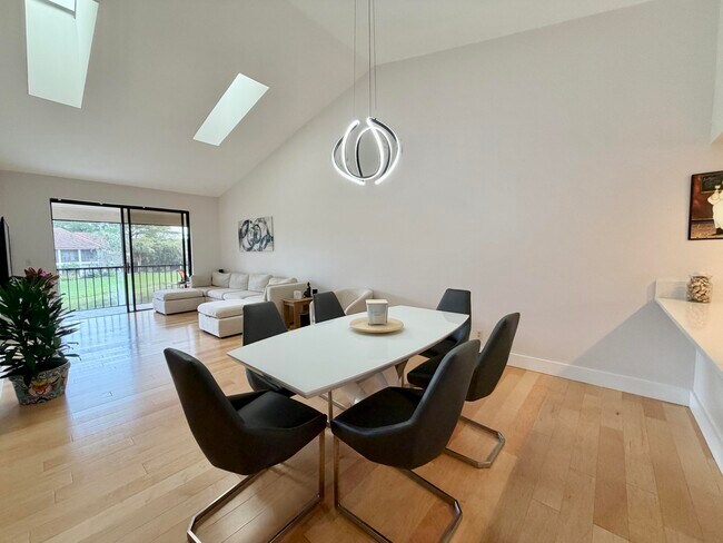 Building Photo - 7935 La Mirada Dr