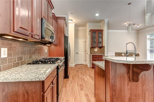 Building Photo - 10424 Park Walk Point