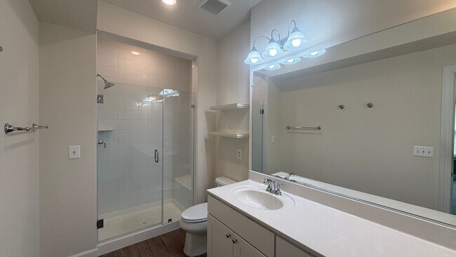 Building Photo - Craftsman-Style Home in Embrey Mill