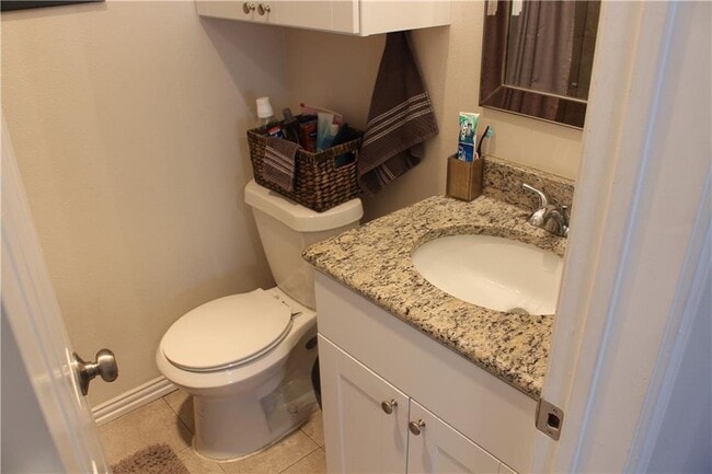 Building Photo - 706 W 24th St