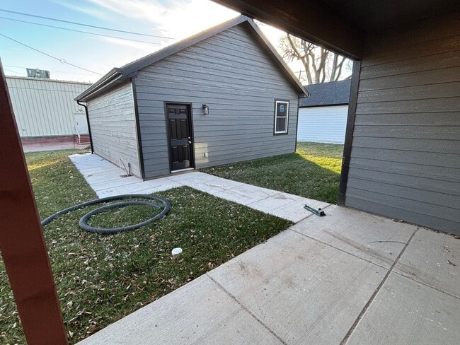 Building Photo - Stunning New Build in Central Manhattan! Available NOW!