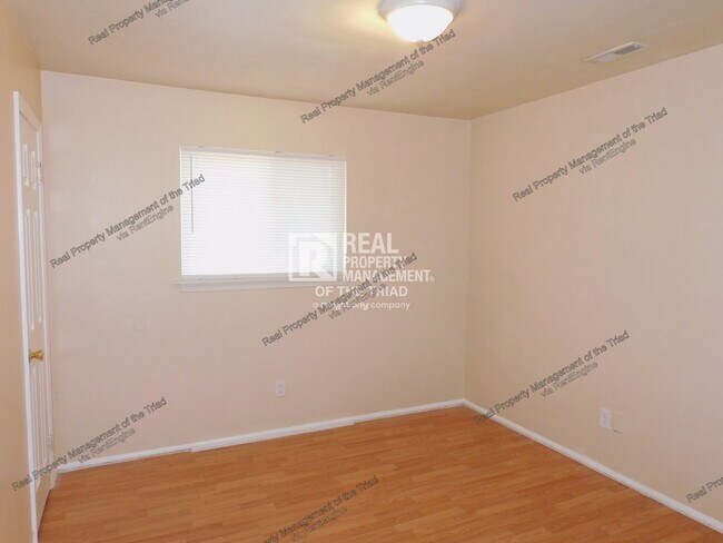 Building Photo - 4302 Parker St