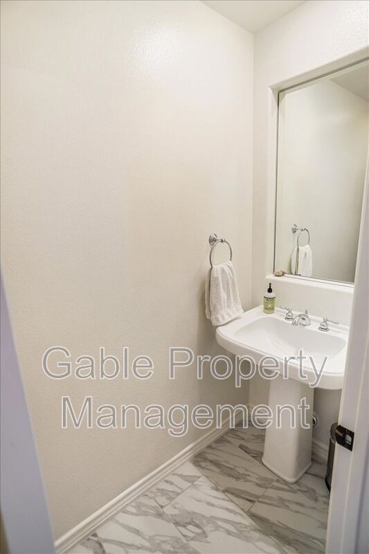 Building Photo - 26155 Lone Rock Ct