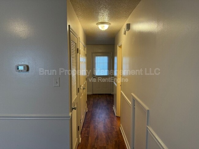 Building Photo - 1105 W Parkway Ave