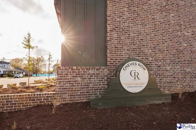 Building Photo - 501 W Cheves St