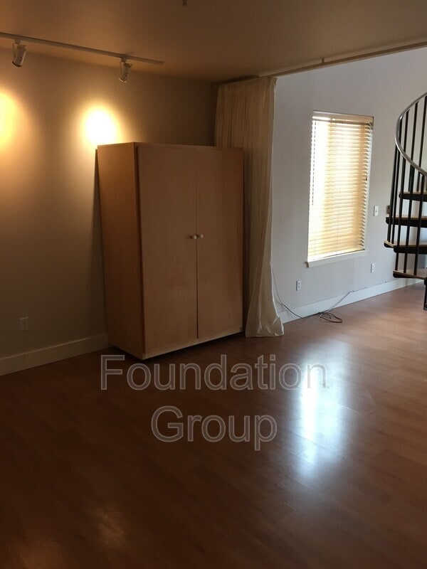 Building Photo - 4038 Stone Way N