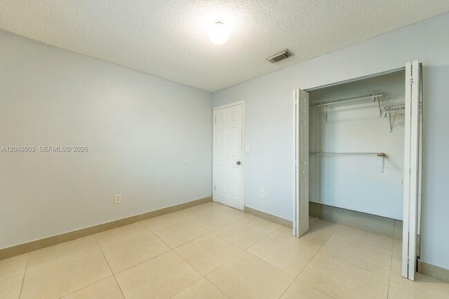 Building Photo - 2610 W 65th St