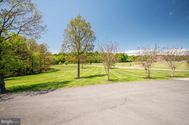 Building Photo - 13071 Haddonfield Ln