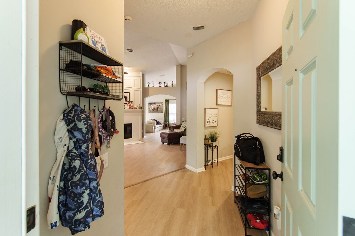 Building Photo - 11865 Noble Fir Ct