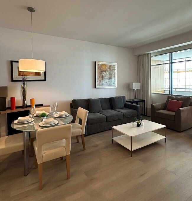 Building Photo - 1395 Brickell Bay Dr