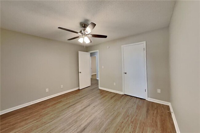 Building Photo - 3883 Nowlin Rd