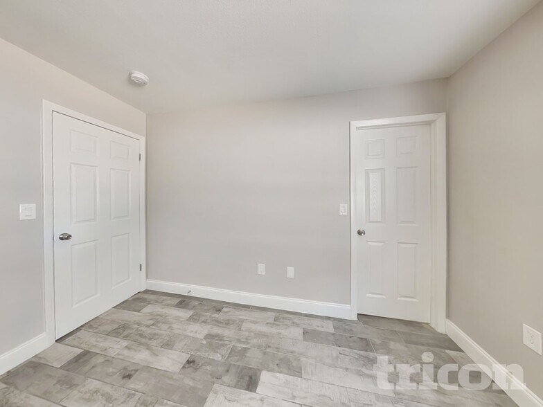 Building Photo - 10391 Lear St