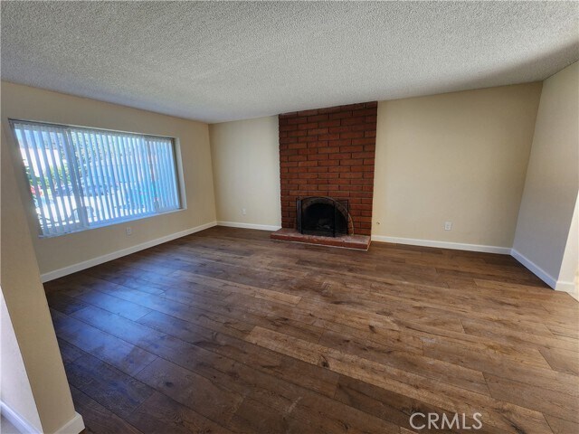 Building Photo - 402 W Kelly Ave