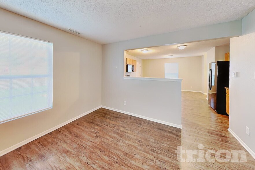 Building Photo - 678 Runnymede Ct