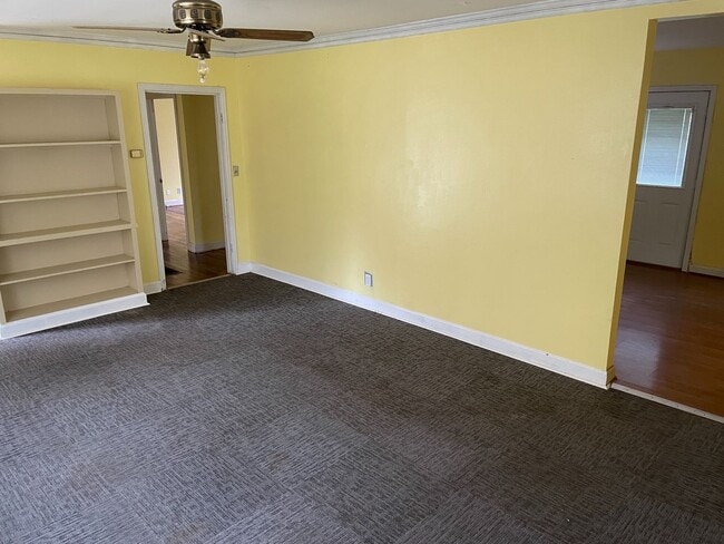 Primary Photo - 204 Norwood St
