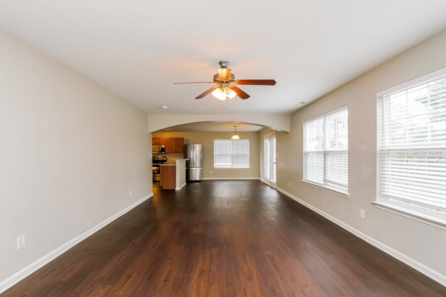 Building Photo - 2405 Richard Rozzelle Dr