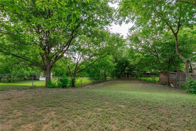 Building Photo - 11405 Walnut Ridge Dr