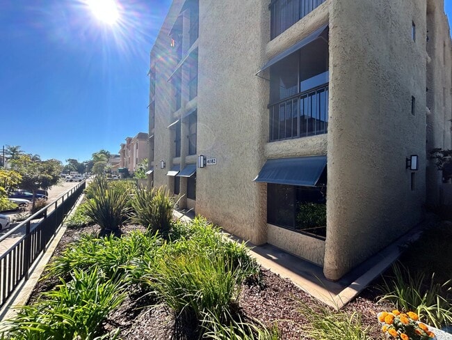 Building Photo - Beautiful 2B/2BA Condo in Mission Hills for Rent!