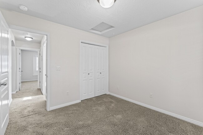 Building Photo - 1770 W Bellagio Dr