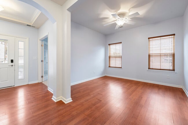 Building Photo - 586 Harrison Dr NW