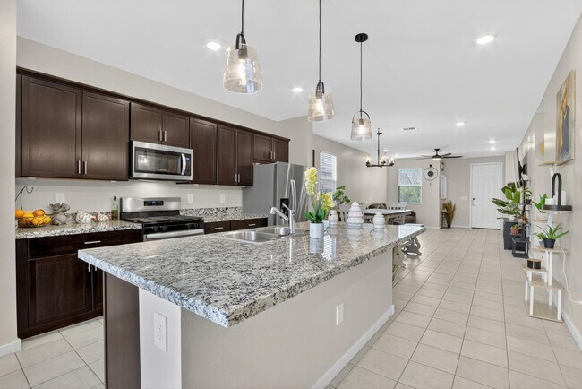 Building Photo - 19090 N Silver Dog Way