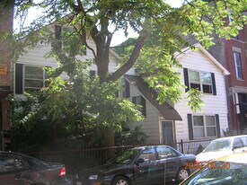 Building Photo - 231 W Menomonee St
