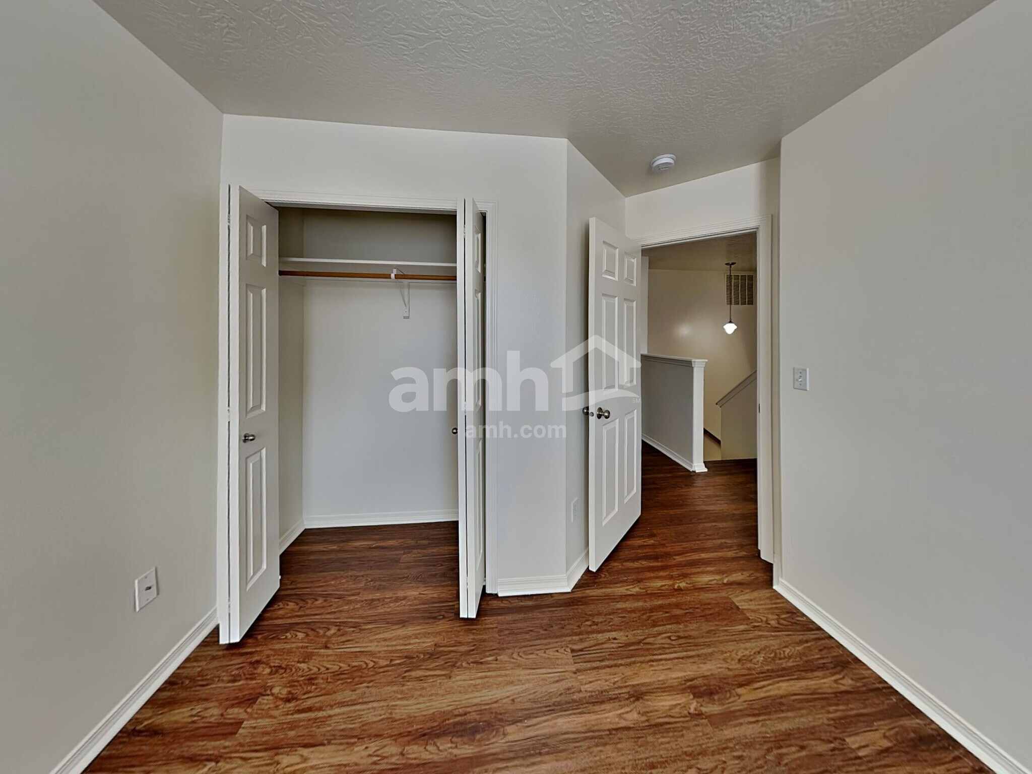 Building Photo - 3261 N Maplestone Ave