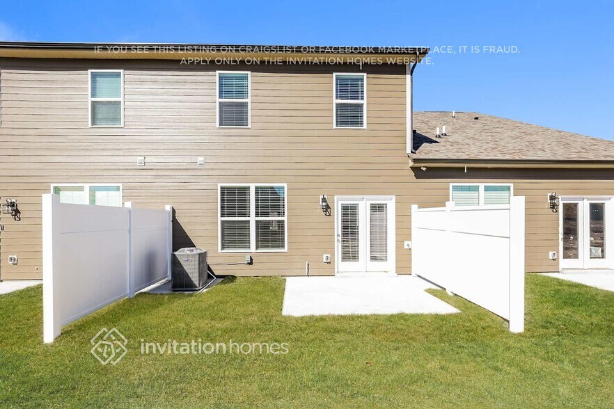 Building Photo - 304 Nessa St