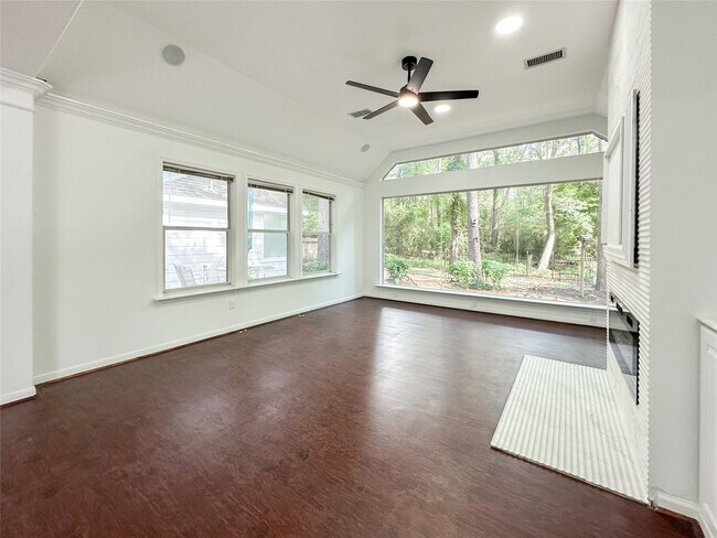 Building Photo - 93 N Acacia Park Cir