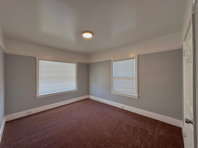 Building Photo - 7001 Orral St