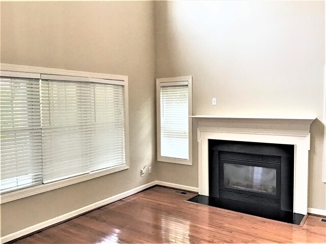 Building Photo - 4030 Belle Meade Cir
