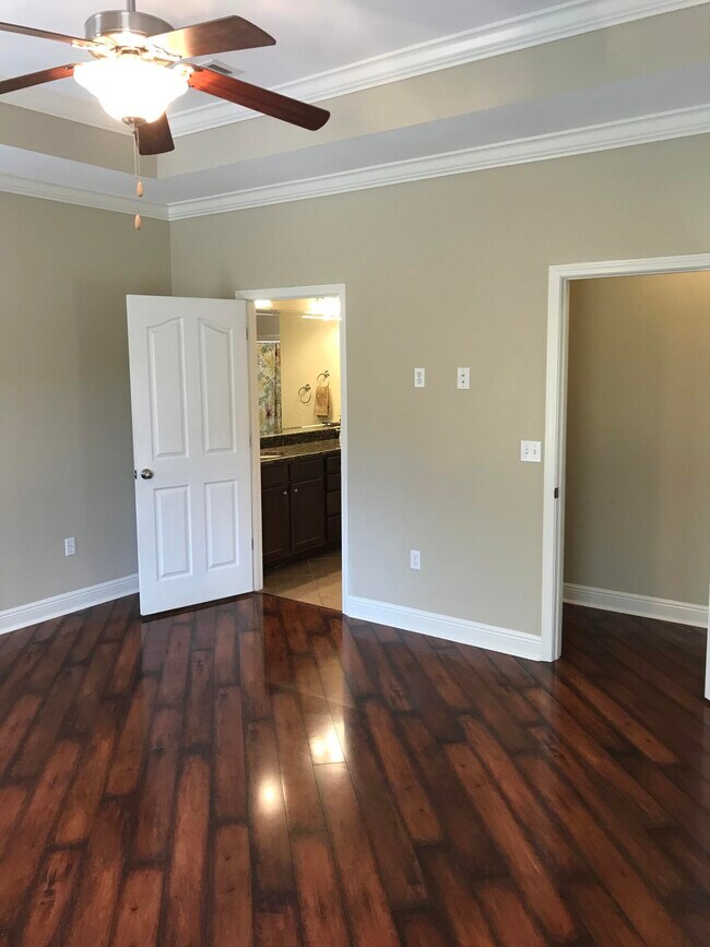 Building Photo - 24 Mozart Ln