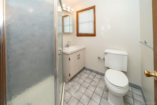 Building Photo - 62 Walter Dr