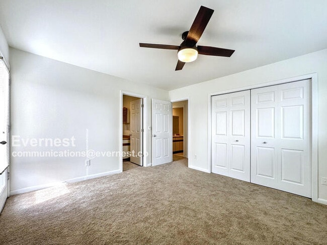 Building Photo - 1594 Bradley Dr