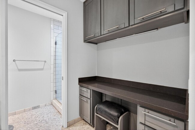 Building Photo - Gorgeous 2 bed/bath Condo in Long Beach