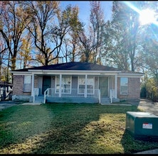 Building Photo - 2901 Elbert Dr