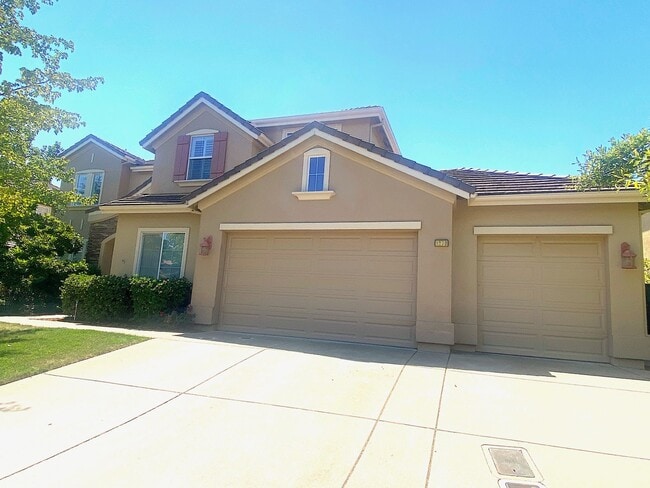 Building Photo - AVAILABLE BY 1/1/26 - ELEGANT AND SPACIOUS 4 BED, 4 BATH 2 STORY HOME WITH VIEWS OF EL DORADO HILLS