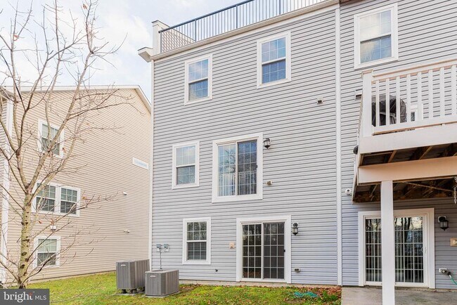 Building Photo - 3679 Duckhorn Way