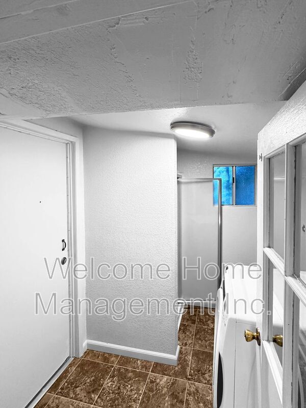 Building Photo - 4690 Augustine St