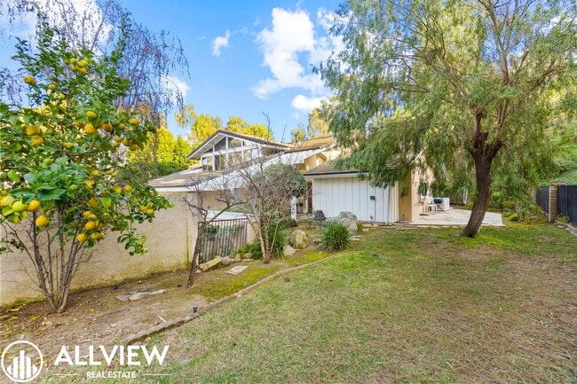 Building Photo - Spacious 4 bed, 2.5 bath Home Available Now in the Turtle Rock community