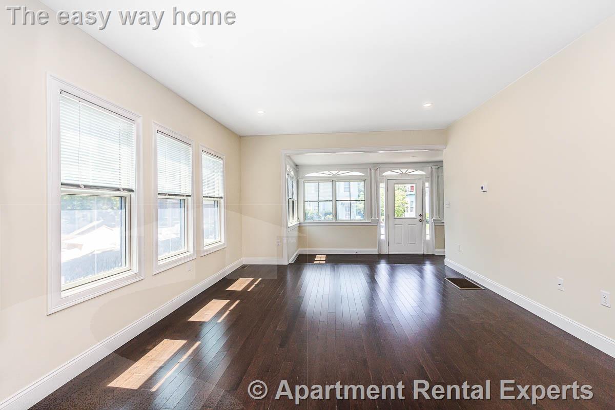 Building Photo - 120 Jerome St