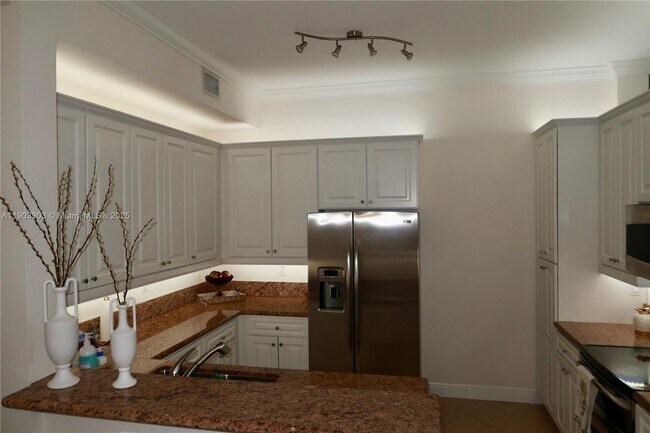 Building Photo - 9778 Bowline Dr