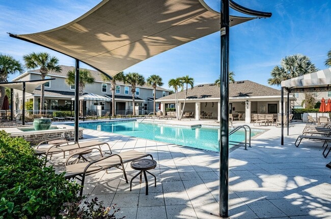 Building Photo - Large 3/3/2 Townhome Carrollwood