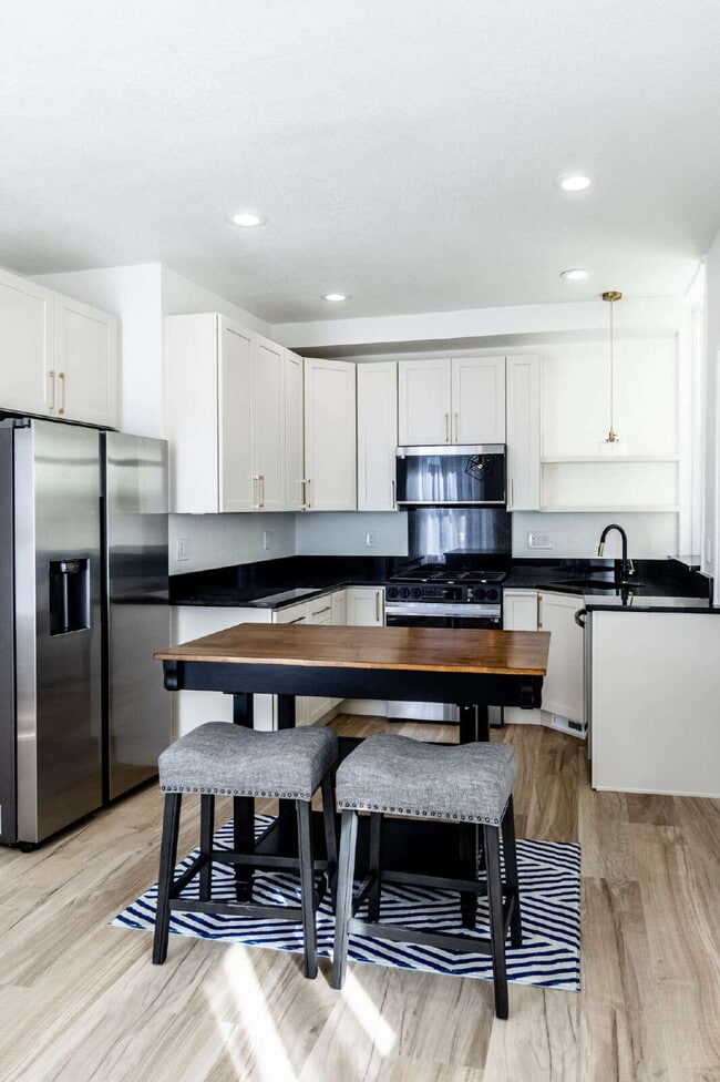 Building Photo - "COMING SOON" Stunning Remodeled Patio Hom...