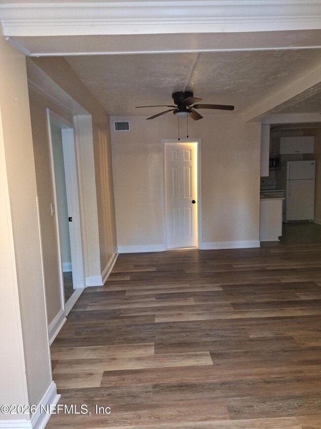 Building Photo - 2705 Riverside Ave