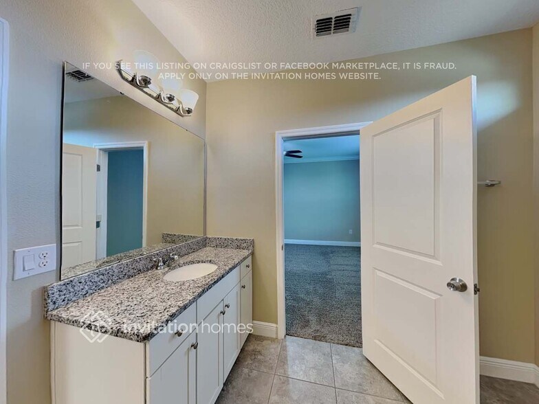 Building Photo - 7267 Summerlake Groves St
